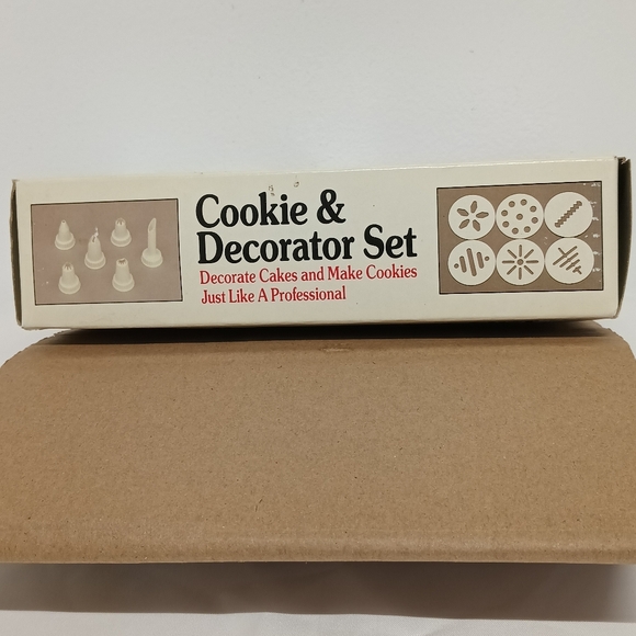 Cookie and Decorator cake set & Maker cookies 6 discs & 6 Nozzle vintage - Picture 2 of 8